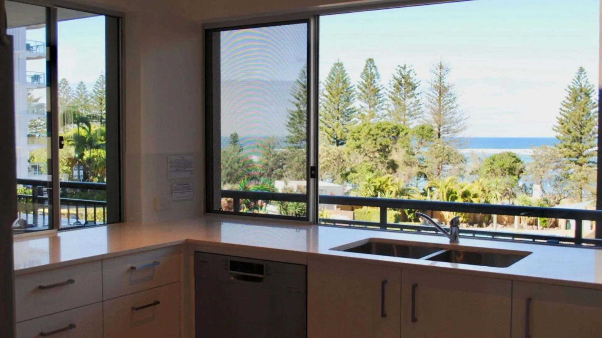 Great Views, Ultimate Comfort And Top Location! Caloundra
